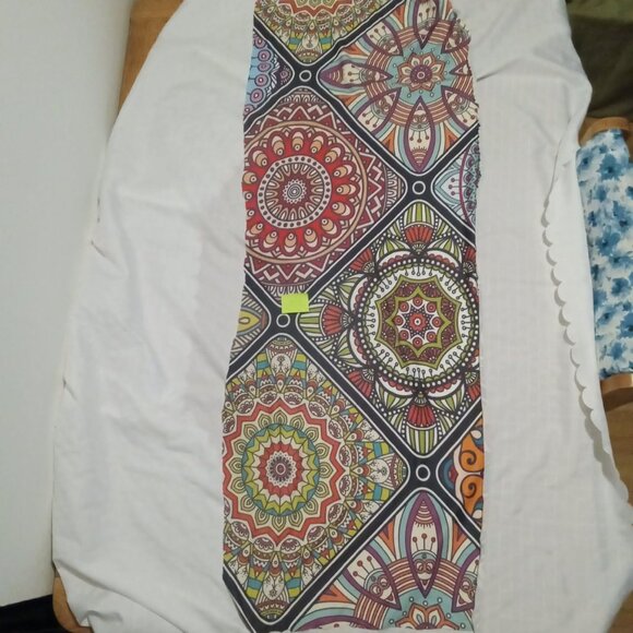 C) Mandala design fabric - polyester/spandex (end of roll, last lenghts) - Picture 3 of 4